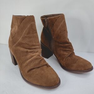 Universal thread Ankle Boots faux suede brown booties size (9.1/2)